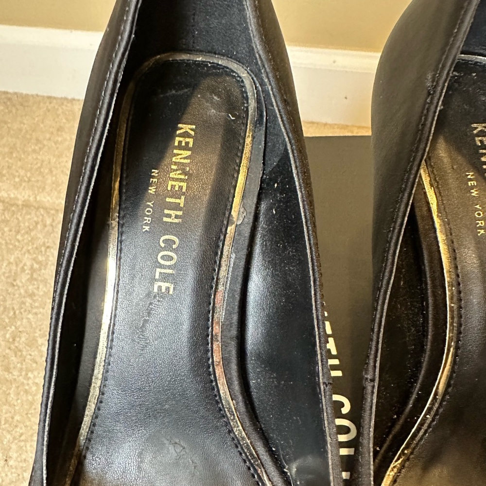 KENNETH COLE Romi Stardust Pointed Toe Pump - Picture 6 of 8